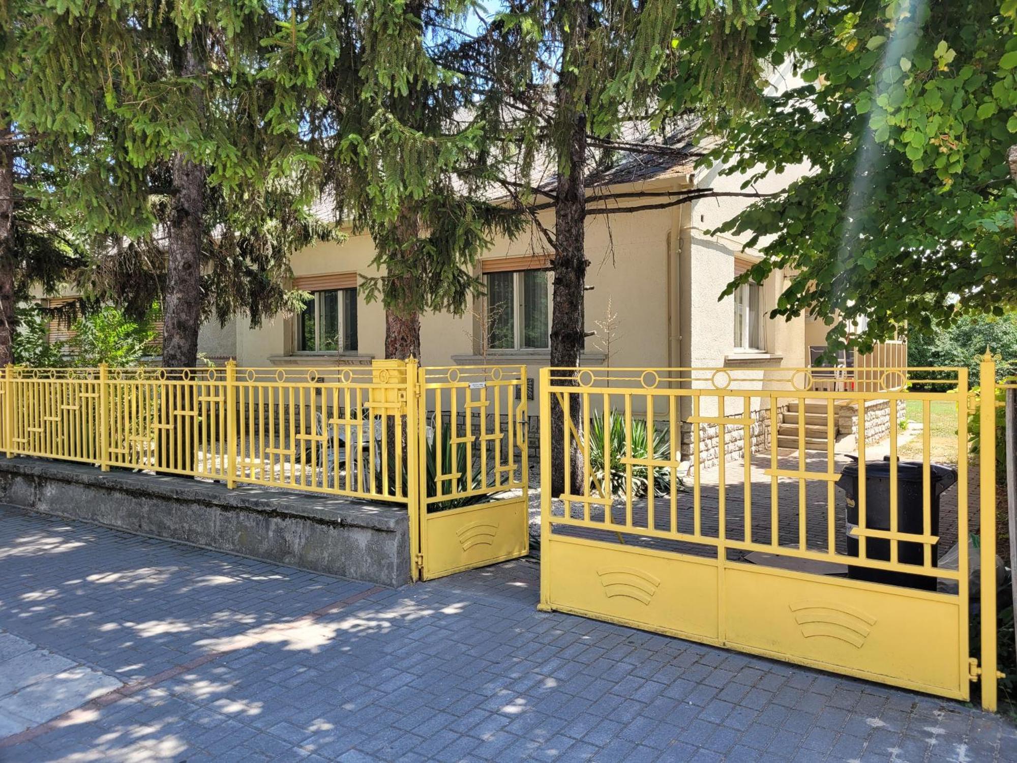 Apartamento Tulipán Vendégház Siófok Exterior foto
